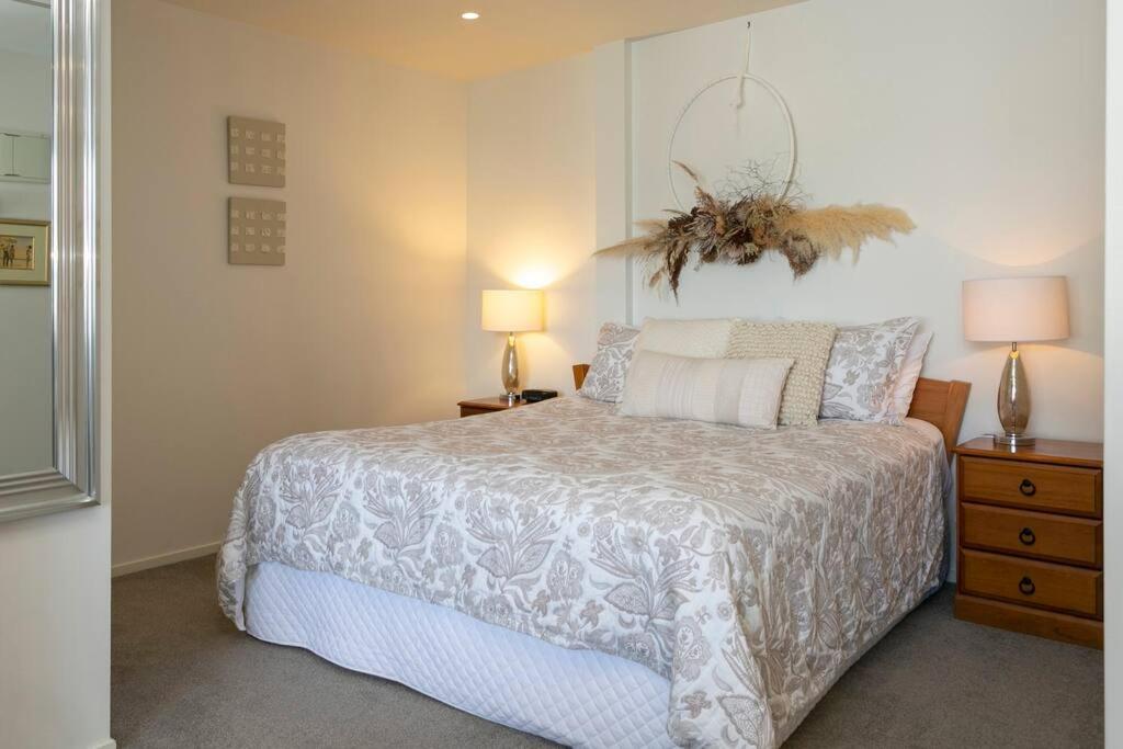 Waimahana - Luxury By The Lake Lac Lac Taupo Extérieur photo