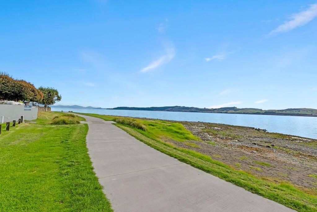 Waimahana - Luxury By The Lake Lac Lac Taupo Extérieur photo